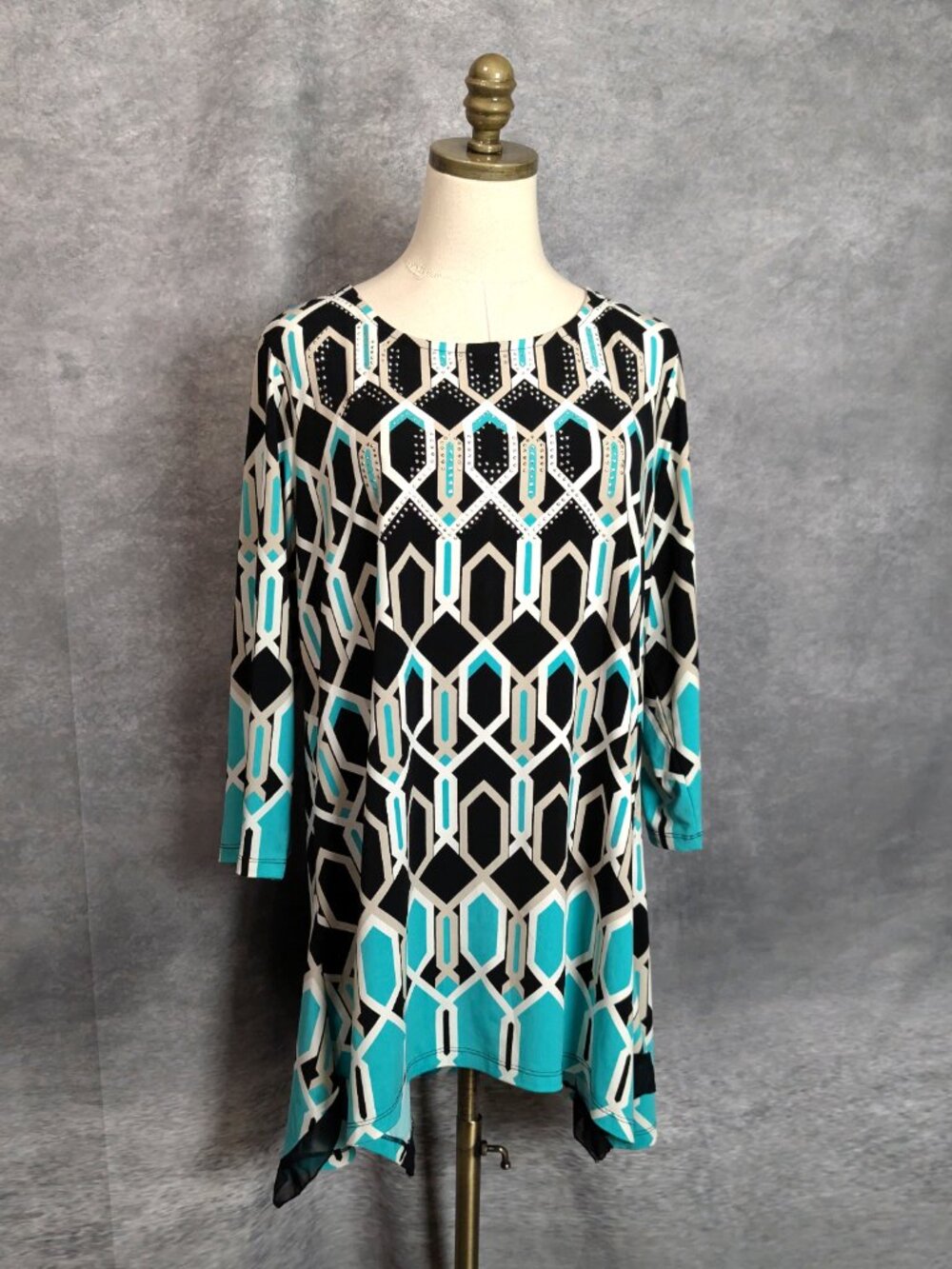 JM Collection Geometric Lattice Rhinestones Tunic 1X Teal Black SharkBite Hem - Picture 2 of 8